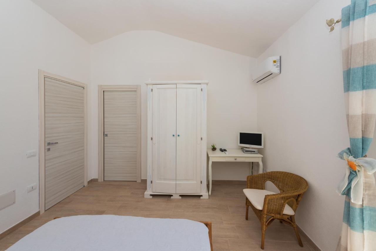 B&B Bithia Chia Ngoại thất bức ảnh